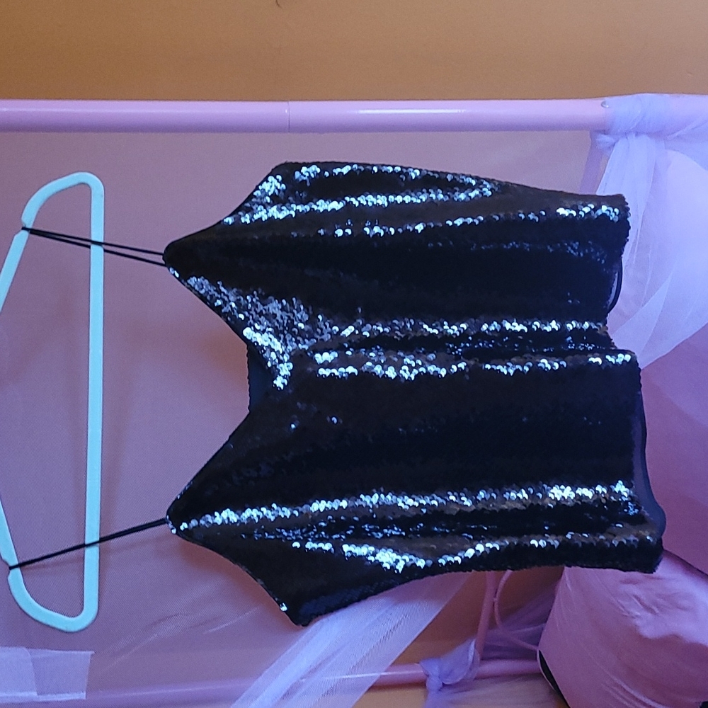 Host Pick💜Express Sequined Tank top